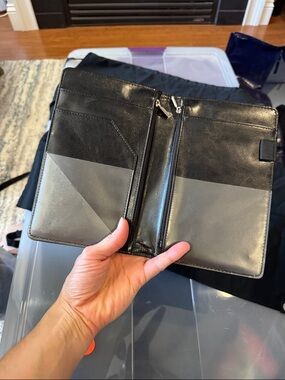 Men's Two-Tone Leather Travel Organizer Wallet - Black & Gray